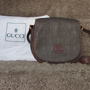 Gucci
Flap Vintage Olive Canvas Cross Body Bag